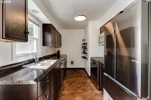 3270 Alder St, Eugene, OR 97405 - Photo 9