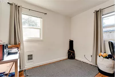 3270 Alder St, Eugene, OR 97405 - Photo 19