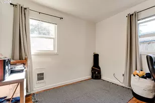 3270 Alder St, Eugene, OR 97405 - Photo 19