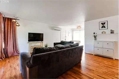 3270 Alder St, Eugene, OR 97405 - Photo 5
