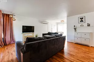 3270 Alder St, Eugene, OR 97405 - Photo 5