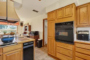 1800 Markham Rd, Hood River, OR 97031 - Photo 39