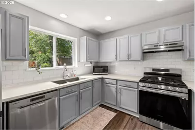 1410 NE Dekum St, Portland, OR 97211 - Photo 9
