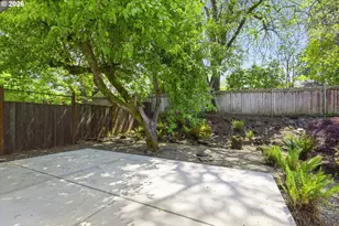 130 W 35th Pl, Eugene, OR 97405 - Photo 37