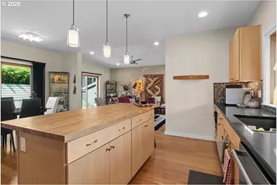 1884 SE John Muir Cir, Salem, OR 97302 - Photo 11