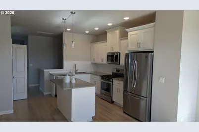 7024 SE Frasier Ln, Hillsboro, OR 97123 - Photo 3