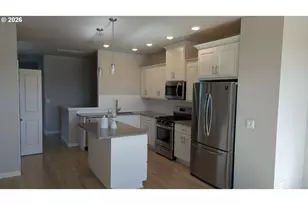 7024 SE Frasier Ln, Hillsboro, OR 97123 - Photo 3