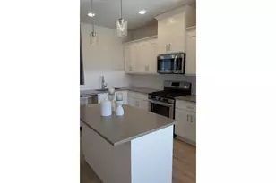 7024 SE Frasier Ln, Hillsboro, OR 97123 - Photo 5