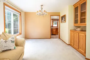 586 S 68th Pl, Springfield, OR 97478 - Photo 7