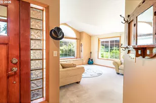 586 S 68th Pl, Springfield, OR 97478 - Photo 3