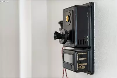 410 NW 18th Ave #103, Portland, OR 97209 - Photo 9