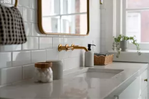 410 NW 18th Ave, Portland, OR 97209 - Photo 27