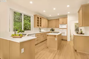1924 NW Norfolk Ct, Portland, OR 97229 - Photo 9