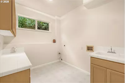 1924 NW Norfolk Ct, Portland, OR 97229 - Photo 33