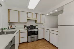 13216 NE Salmon Creek Ave, Vancouver, WA 98686 - Photo 9
