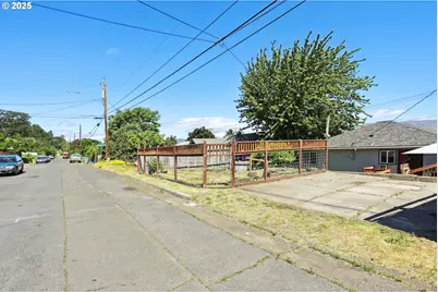 722 E 14th St, The Dalles, OR 97058 - Photo 45