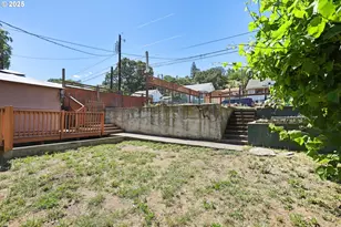 722 E 14th St, The Dalles, OR 97058 - Photo 37