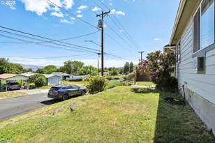 722 E 14th St, The Dalles, OR 97058 - Photo 43