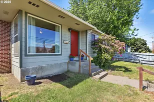 722 E 14th St, The Dalles, OR 97058 - Photo 3