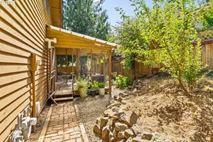 940 S T Ct, Cottage Grove, OR 97424 - Photo 31
