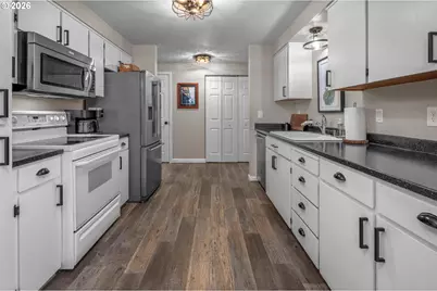 8653 SW Hamlet St, Tigard, OR 97224 - Photo 7