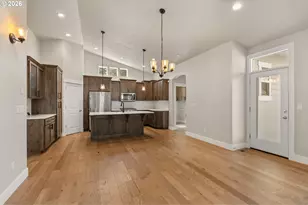 445 Hunsaker Ln, Eugene, OR 97404 - Photo 9