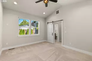 445 Hunsaker Ln, Eugene, OR 97404 - Photo 23