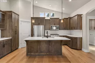 445 Hunsaker Ln, Eugene, OR 97404 - Photo 11
