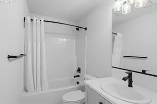 17025 SW Friendly Ln, Beaverton, OR 97007 - Photo 17