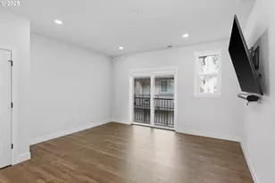 17025 SW Friendly Ln, Beaverton, OR 97007 - Photo 13