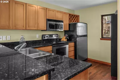 920 NW Naito Pkwy #J25, Portland, OR 97209 - Photo 3