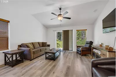 1076 NE 12th Ave, Rockaway Beach, OR 97136 - Photo 9
