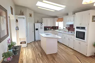 1041 Midland Bridge, Eugene, OR 97404 - Photo 9