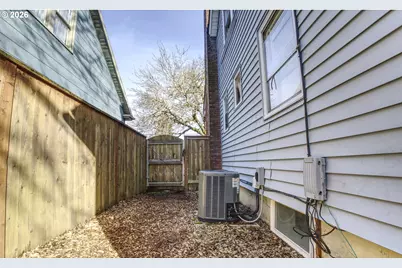 2144 N Webster St, Portland, OR 97217 - Photo 13