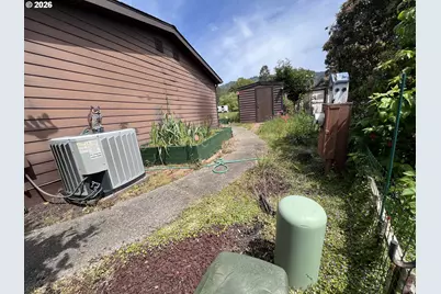 16063 Driftwood Ln #10, Brookings, OR 97415 - Photo 3