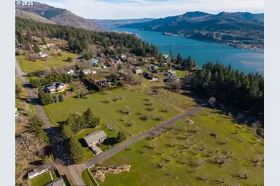 Sw Cherry Blossom Ln, White Salmon, WA 98672 - Photo 7