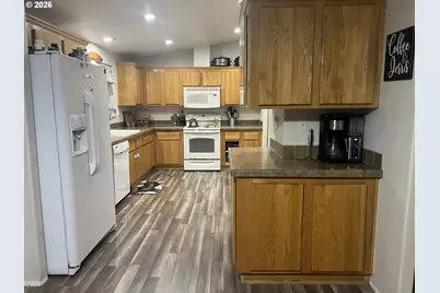 210 NW Grinstead St, Siletz, OR 97380 - Photo 11
