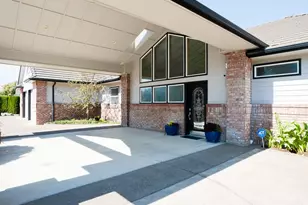 906 McKenzie Crest Dr, Springfield, OR 97477 - Photo 3