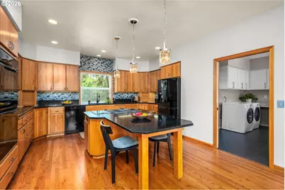 906 McKenzie Crest Dr, Springfield, OR 97477 - Photo 15