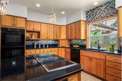 906 McKenzie Crest Dr, Springfield, OR 97477 - Photo 13