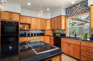 906 McKenzie Crest Dr, Springfield, OR 97477 - Photo 13