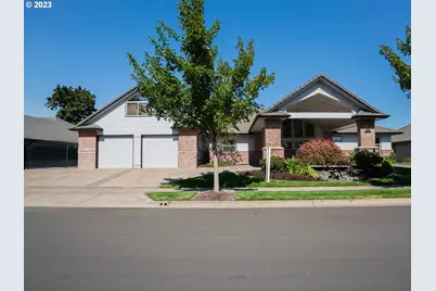 906 McKenzie Crest Dr, Springfield, OR 97477 - Photo 1