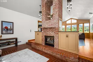 906 McKenzie Crest Dr, Springfield, OR 97477 - Photo 9