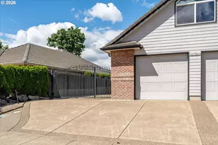906 McKenzie Crest Dr, Springfield, OR 97477 - Photo 3