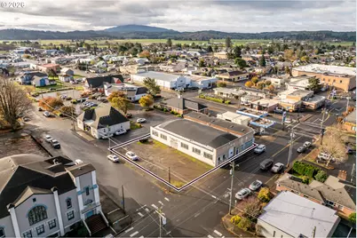 2105 4th St, Tillamook, OR 97141 - Photo 5