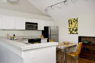 5150 S Landing Dr, Portland, OR 97239 - Photo 7