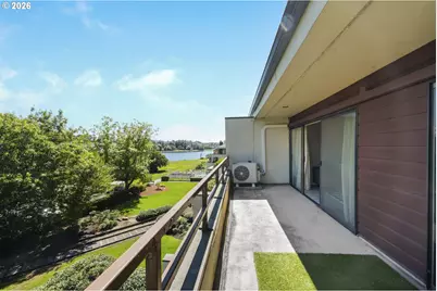 5150 S Landing Dr #308B2, Portland, OR 97239 - Photo 23