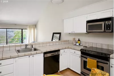 5150 S Landing Dr #308B2, Portland, OR 97239 - Photo 5