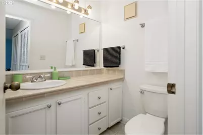 5150 S Landing Dr #308B2, Portland, OR 97239 - Photo 17