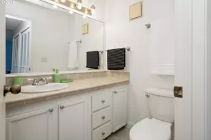 5150 S Landing Dr, Portland, OR 97239 - Photo 17